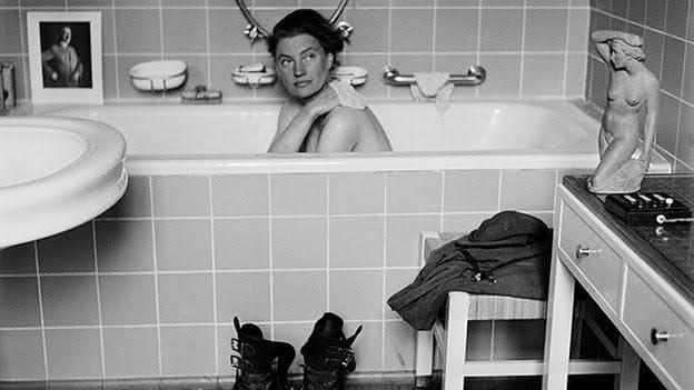 Lee Miller in Hitler's bathtub